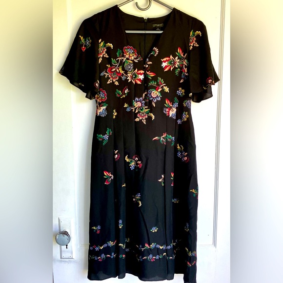 LOFT Dresses & Skirts - Ann Taylor Ladies Dress Petite Size OP black Floral Print